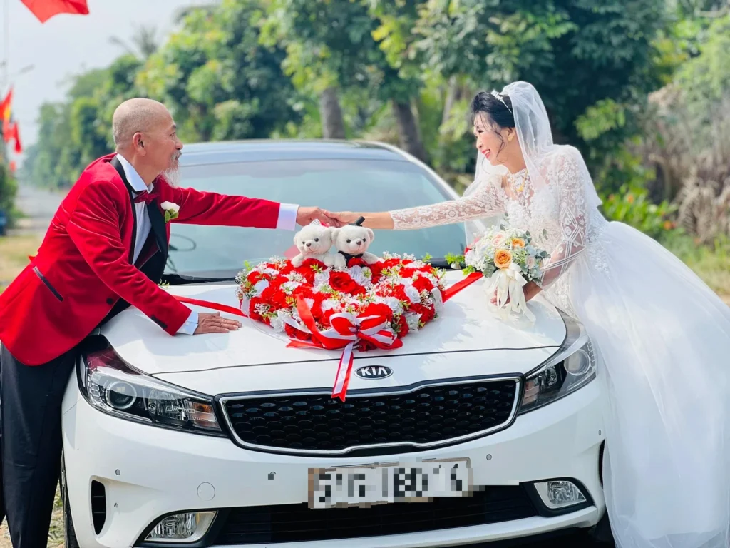 Chú Rể 80 Tuổi Kết Hôn Với Cô Dâu 15 Tuổi: Đám Cưới Bất Ngờ Gây Sốc