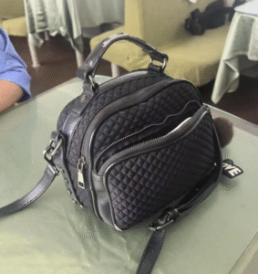 Túi xách bỏ quên trên tàu chứa 5 chỉ vàng và trang sức giá trị cao được trả lại cho chủ sở hữu